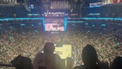 比赛最后时刻，马刺全场球迷高喊：抢七晋级（Spurs in 7）